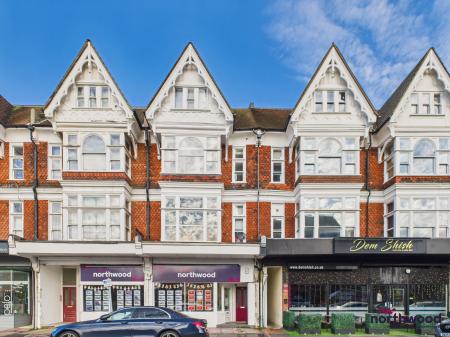 2 bedroom Flat to let in South Street, Little Chelsea, Eastbourne, BN21