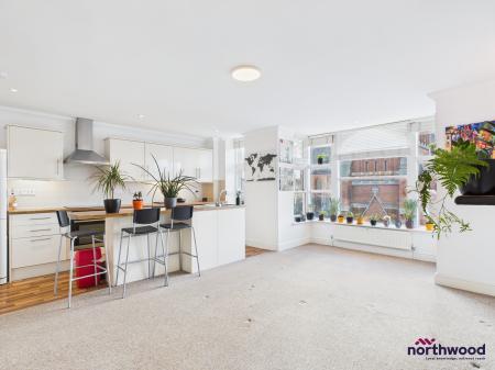 2 bedroom Flat to let in South Street, Little Chelsea, Eastbourne, BN21