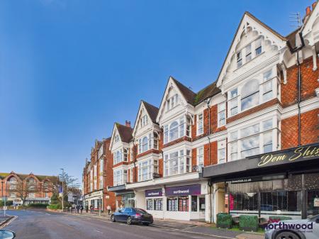 2 bedroom Flat to let in South Street, Little Chelsea, Eastbourne, BN21