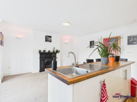 2 bedroom Flat to let in South Street, Little Chelsea, Eastbourne, BN21