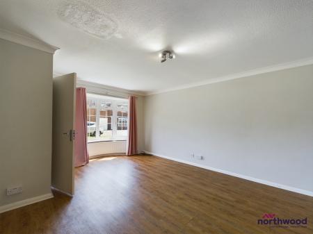 3 bedroom Terraced House to let in Southerden Close, Hailsham, BN27