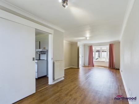 3 bedroom Terraced House to let in Southerden Close, Hailsham, BN27