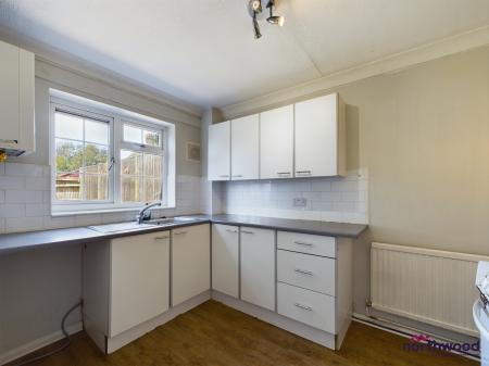 3 bedroom Terraced House to let in Southerden Close, Hailsham, BN27
