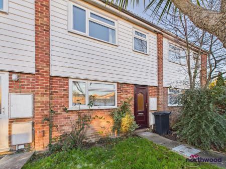 3 bedroom Terraced House to let in Honeysuckle Close, Langney, Eastbourne, BN23