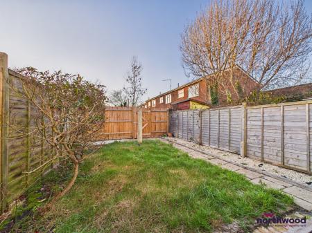 3 bedroom Terraced House to let in Honeysuckle Close, Langney, Eastbourne, BN23