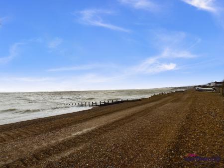 2 bedroom Flat to let in Collier Road, Pevensey Bay, BN24