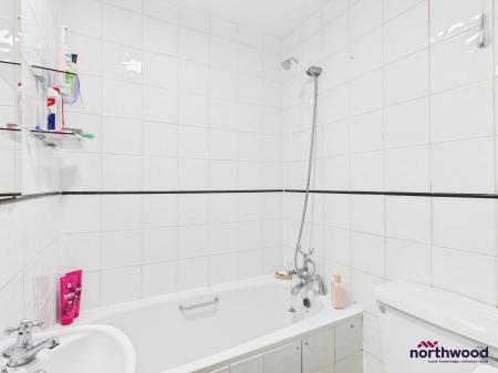 2 bedroom Flat to let in Collier Road, Pevensey Bay, BN24