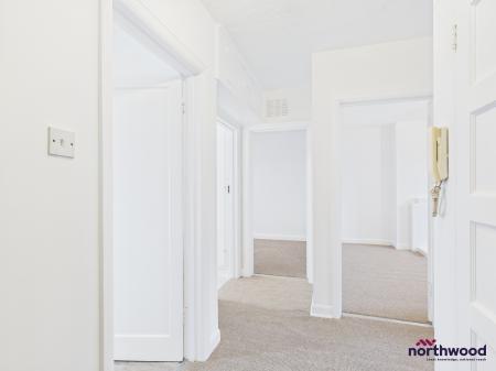 2 bedroom Flat to let in Roselands Avenue, Roselands, Eastbourne, BN22