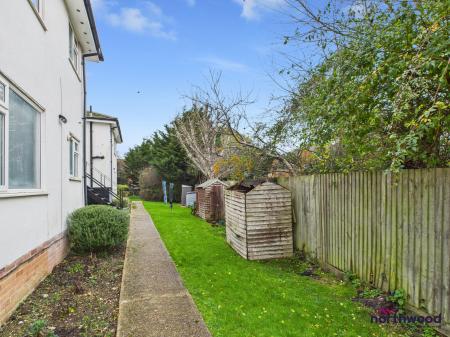 1 bedroom Apartment to let in Farmlands Close, Polegate, BN26