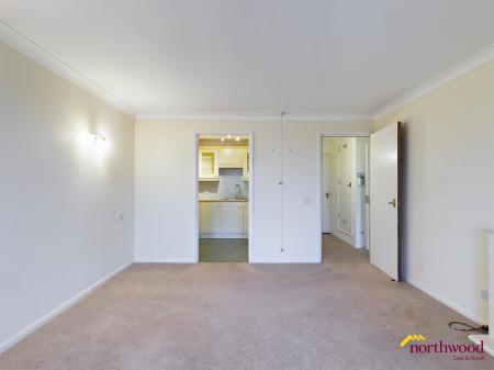 1 bedroom Flat to let in Wannock Road, Eastbourne, BN22