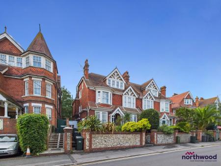 1 bedroom Flat to let in Southfields Road, Eastbourne, BN21