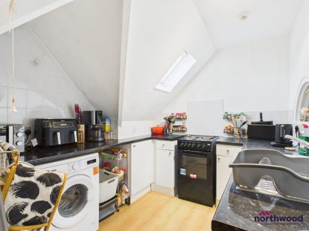 1 bedroom Flat to let in Southfields Road, Eastbourne, BN21