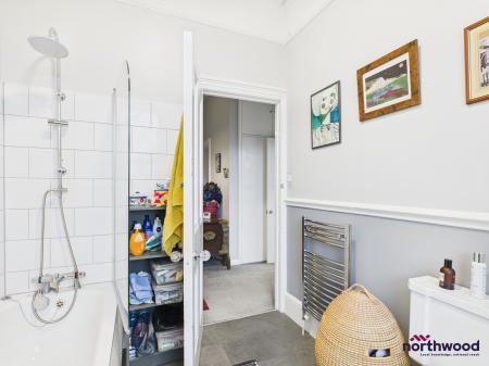 2 bedroom Flat for sale in Grassington Road, Lower Meads, Eastbourne, BN20