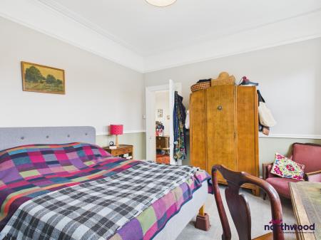 2 bedroom Flat for sale in Grassington Road, Lower Meads, Eastbourne, BN20