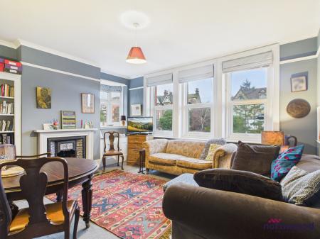 2 bedroom Flat for sale in Grassington Road, Lower Meads, Eastbourne, BN20