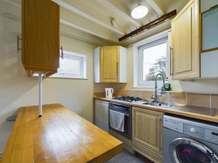 1 bedroom Flat to let in Hollington Park Road, St. Leonards-On-Sea, TN38