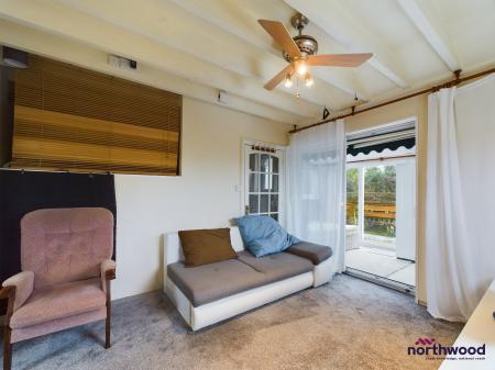 1 bedroom Flat to let in Hollington Park Road, St. Leonards-On-Sea, TN38