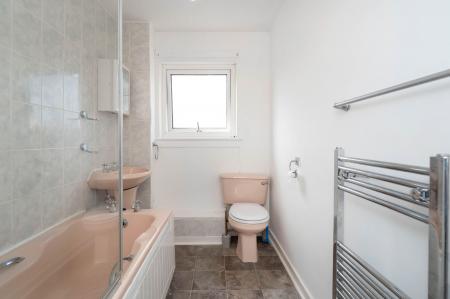 2 bedroom Flat for sale in Bruce Gardens, Dalkeith, EH22