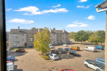 2 bedroom Flat for sale in Bruce Gardens, Dalkeith, EH22