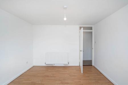 2 bedroom Flat for sale in Bruce Gardens, Dalkeith, EH22