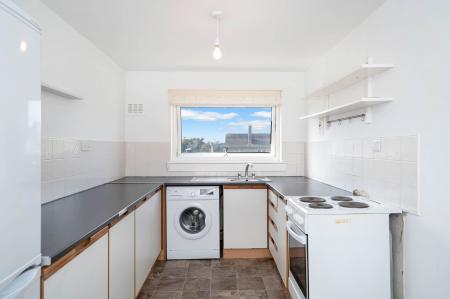 2 bedroom Flat for sale in Bruce Gardens, Dalkeith, EH22