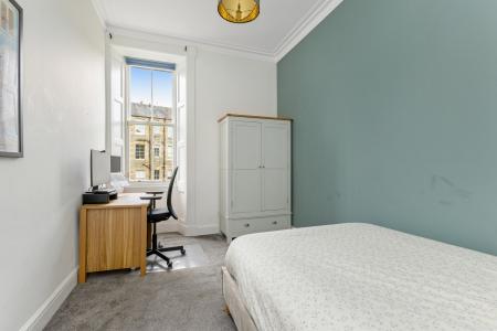 2 bedroom Flat for sale in 10/6 Comely Bank Place, Stockbridge, Edinburgh, EH4 1DU