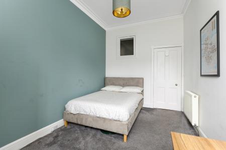 2 bedroom Flat for sale in 10/6 Comely Bank Place, Stockbridge, Edinburgh, EH4 1DU