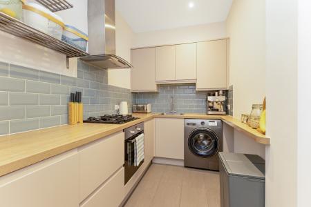 2 bedroom Flat for sale in 10/6 Comely Bank Place, Stockbridge, Edinburgh, EH4 1DU