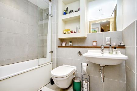 3 bedroom Flat for sale in 7 10 Dock Street, Edinburgh, EH6 6HU