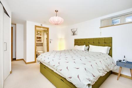 3 bedroom Flat for sale in 7 10 Dock Street, Edinburgh, EH6 6HU