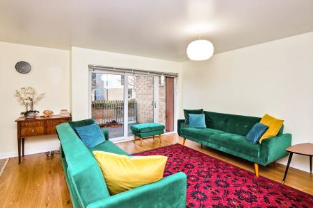 2 bedroom Flat for sale in 18 Kimmerghame Place, Edinburgh, EH4 2GE