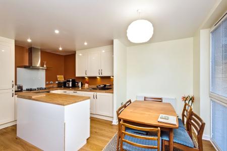 2 bedroom Flat for sale in 18 Kimmerghame Place, Edinburgh, EH4 2GE