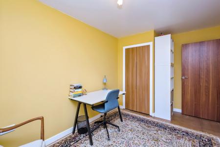 2 bedroom Flat for sale in 18 Kimmerghame Place, Edinburgh, EH4 2GE