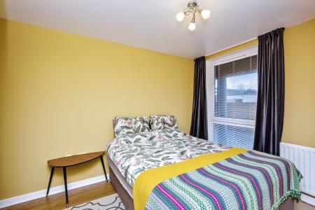 2 bedroom Flat for sale in 18 Kimmerghame Place, Edinburgh, EH4 2GE