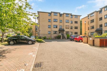 Learmonth Avenue, Stockbridge, Edinburgh, EH4