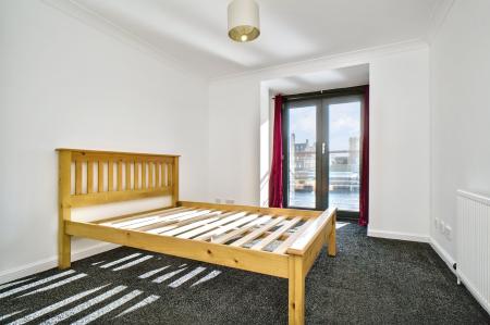 2 bedroom Flat for sale in Rennies Isle, Leith, Edinburgh, EH6