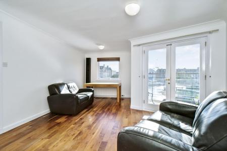 2 bedroom Flat for sale in Rennies Isle, Leith, Edinburgh, EH6