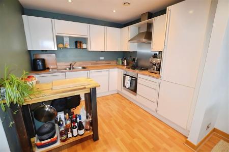 1 bedroom Flat to let in Heron Place, Granton, Edinburgh, EH5