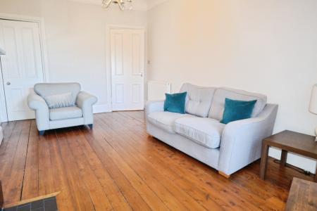 2 bedroom Flat to let in Queen's Park Avenue, Edinburgh, EH8
