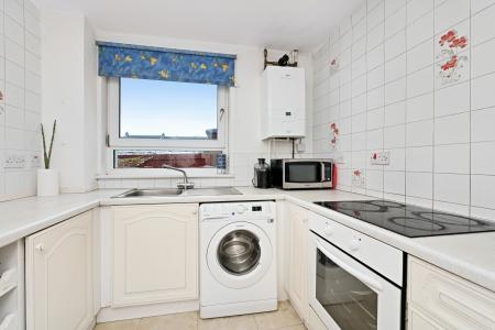 2 bedroom Semi-detached house for sale in 376 South Gyle Mains, South Gyle, Edinburgh, EH12 9ET
