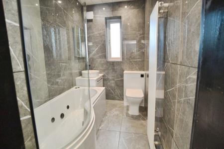 3 bedroom Flat to let in Broomhouse Avenue, Broomhouse, Edinburgh, EH11