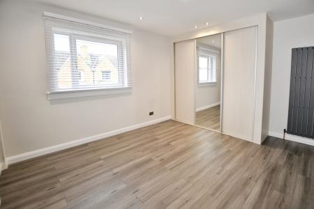 3 bedroom Flat to let in Broomhouse Avenue, Broomhouse, Edinburgh, EH11