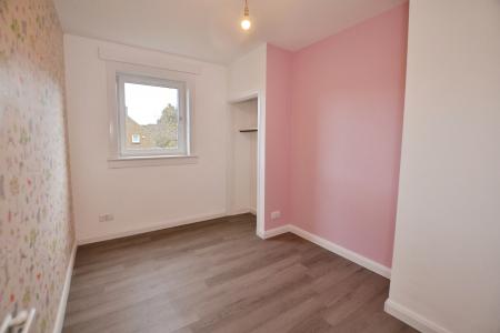 3 bedroom Flat to let in Broomhouse Avenue, Broomhouse, Edinburgh, EH11