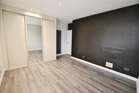 3 bedroom Flat to let in Broomhouse Avenue, Broomhouse, Edinburgh, EH11