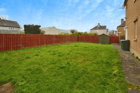 3 bedroom Flat to let in Broomhouse Avenue, Broomhouse, Edinburgh, EH11