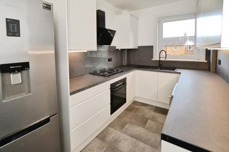 3 bedroom Flat to let in Broomhouse Avenue, Broomhouse, Edinburgh, EH11