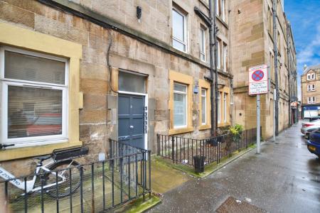 1 bedroom Flat to let in Wardlaw Place, Gorgie, Edinburgh, EH11
