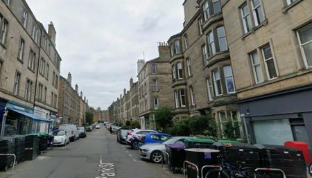 2 bedroom Flat to let in Dean Park Street, Edinburgh, EH4