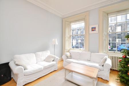2 bedroom Flat to let in Cumberland Street, New Town, Edinburgh, EH3
