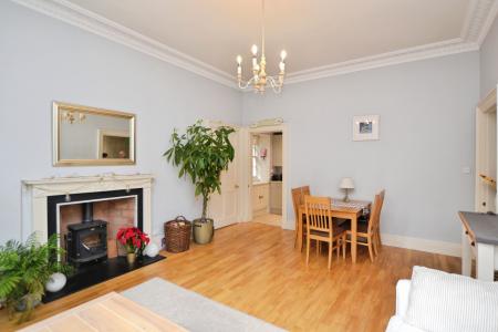 2 bedroom Flat to let in Cumberland Street, New Town, Edinburgh, EH3